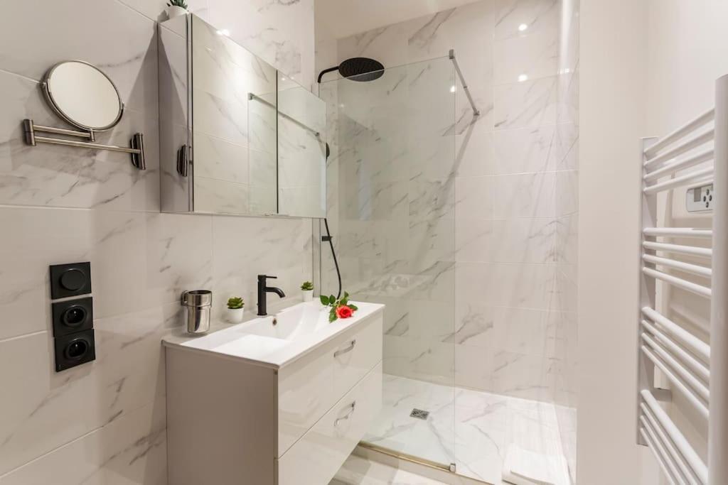 Suite Paris, Tour Eiffel, Champs Elysees Екстер'єр фото