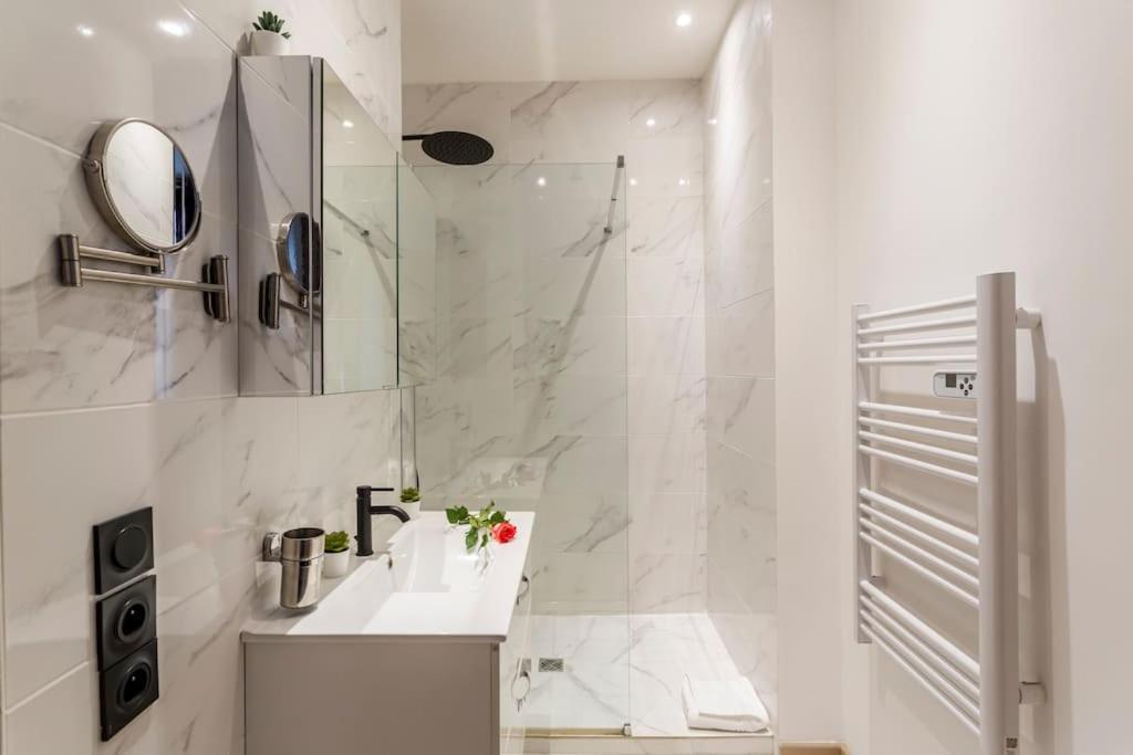 Suite Paris, Tour Eiffel, Champs Elysees Екстер'єр фото